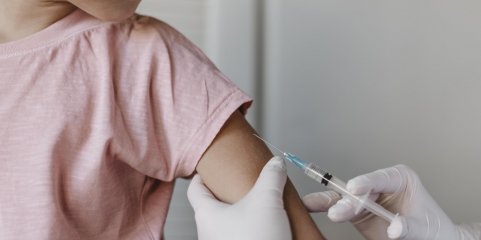 Mais de 30.000 crianças imunizadas contra o Vírus Sincicial Respiratório num mês e meio