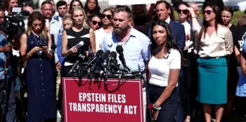 Sobreviventes dos crimes sexuais da rede Epstein querem arquivos divulgados