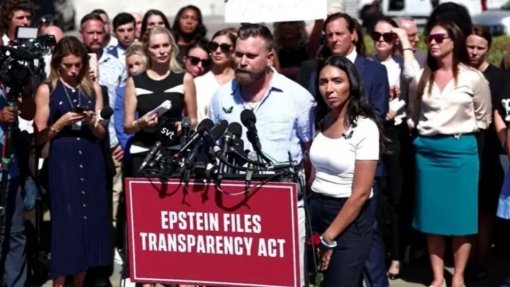 Sobreviventes dos crimes sexuais da rede Epstein querem arquivos divulgados