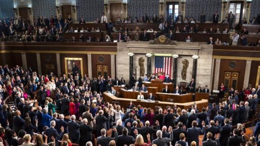 Câmara de Representantes dos EUA prepara-se para obrigar governo a publicar caso Epstein