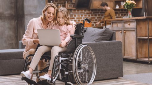 PSD e CDS sobem subsídio para assistência a filhos com deficiência ou doença crónica