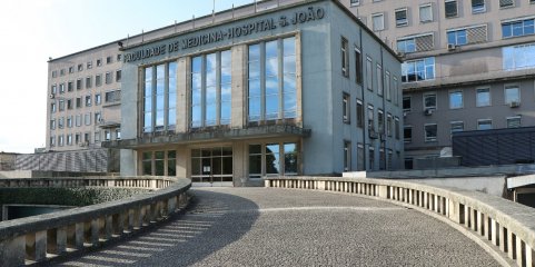 Faculdade de Medicina do.Porto quer integrar os 30 candidatos afastados do concurso