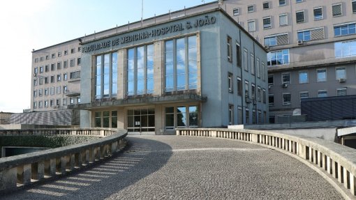 Faculdade de Medicina do.Porto quer integrar os 30 candidatos afastados do concurso