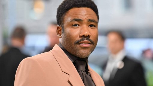 Cantor Donald Glover revela em palco que sofreu AVC durante digressão de 2024