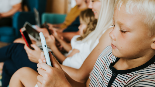 Conselho Nacional de Ética prepara parecer sobre impacto das redes sociais nas crianças