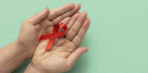 Metade das pessoas registadas com VIH na Europa em 2024 teve diagnóstico tardio