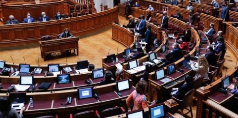 PS quer audições de ministra e outras entidades sobre vagas por preencher no internato médico