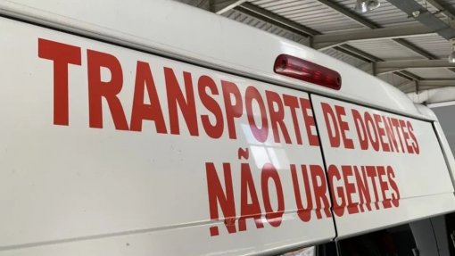 Médicos lançam petição a pedir revisão do modelo de prescrição de transporte não urgente