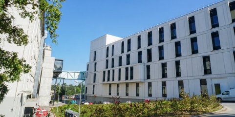 Bebé de 4 meses chegou ao hospital de Gaia bem de saúde e entregue pela GNR