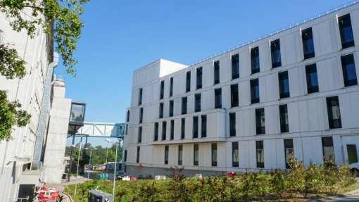 Bebé de 4 meses chegou ao hospital de Gaia bem de saúde e entregue pela GNR