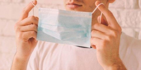 Máscaras obrigatórias em unidades de saúde e lares na Catalunha devido à gripe