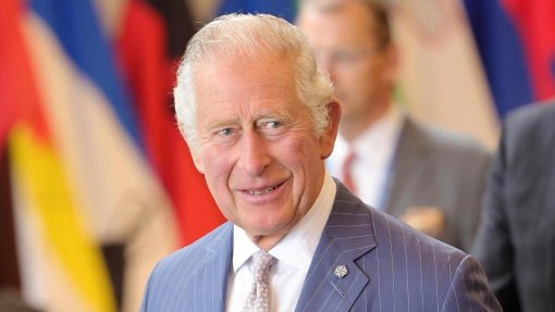 Carlos III anuncia que o seu tratamento de cancro poderá ser &quot;reduzido&quot; no próximo ano