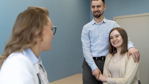 Duas em cada três primeiras consultas para inseminação artificial fora do tempo máximo previsto