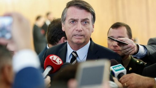 Jair Bolsonaro novamente operado na segunda-feira para travar crise de soluços