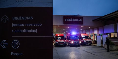 Doentes urgentes esperam mais de 16 horas para primeira observação no Amadora-Sintra