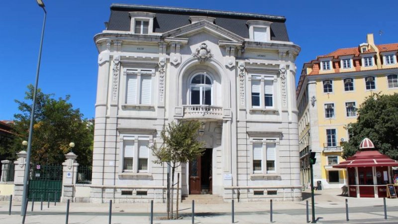 IGAS abriu inquérito ao caso do homem que morreu à espera do INEM no Seixal