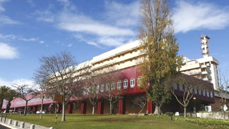 Hospital de Almada realizou 100 cirurgias robóticas em 2025