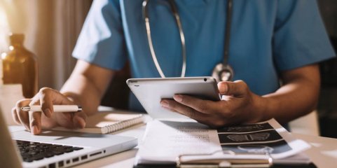 Médicos sujeitos a declaração de interesses no novo sistema de acesso a consulta e cirurgia