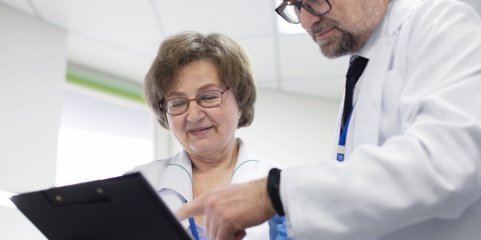 SNS pode contratar até 1.111 médicos aposentados em 2026 - Governo