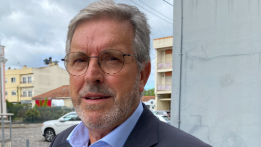 Mau tempo: Eletricidade reposta no centro da Marinha Grande, mas maioria do concelho continua sem fornecimento