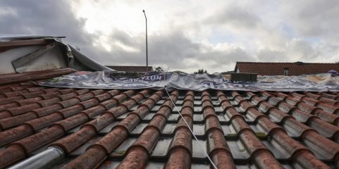 Homem morre no concelho de Porto de Mós em queda de telhado que reparava