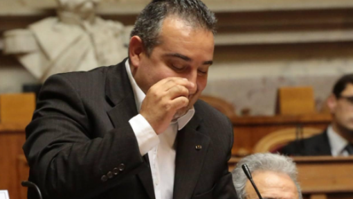 Mau tempo: Conselheiro apela a emigrantes para que vão a Portugal averiguar danos