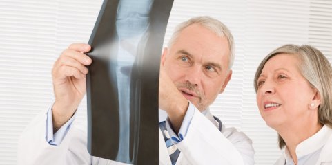 Mais de um milhão de utentes aguardavam consulta e 264 mil por cirurgia no final de 2025