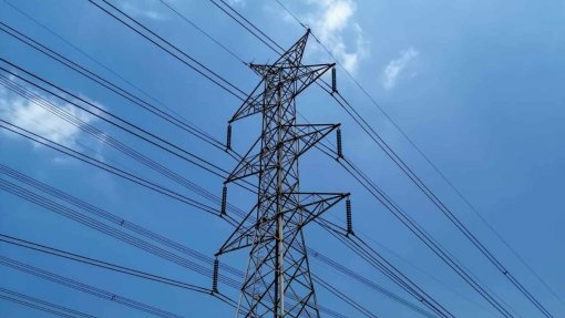 Número de clientes sem energia desce para 26 mil, 16 mil na zona mais crítica