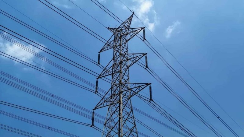 Número de clientes sem energia desce para 26 mil, 16 mil na zona mais crítica