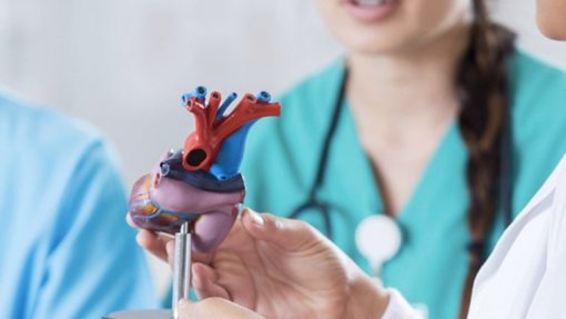 São João alerta para “dispersão de recursos” com criação de novos centros de cirurgia cardíaca