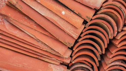 Mau tempo: ASAE instaura dois processos-crime por venda de telhas acima do valor