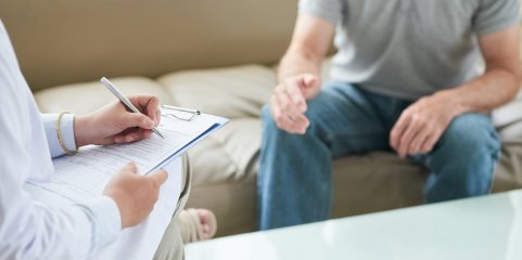 Coordenador da Rádio Aurora critica falta de apoios e modelo assente na medicalização