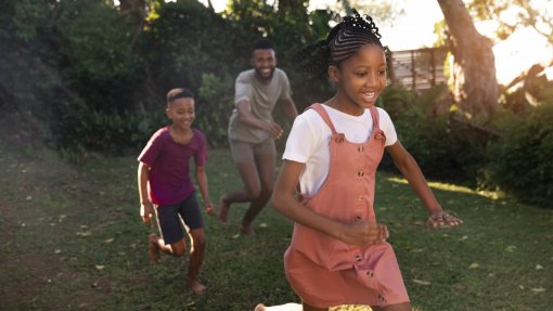 Moçambique lidera saúde mental jovem, Brasil entre os piores, angolanos mais espirituais - estudo