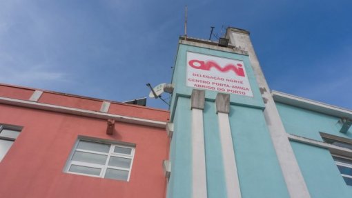 Andrei é imigrante em situação sem-abrigo e cantoneiro no Porto