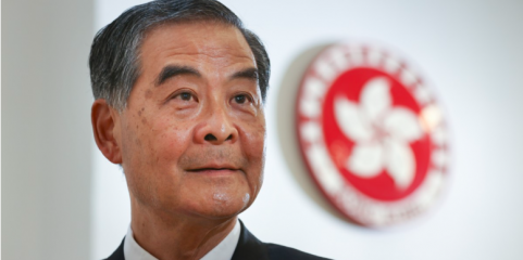 Recuo dos EUA criou situações humanitárias “de partir o coração” – ex-líder de Hong Kong