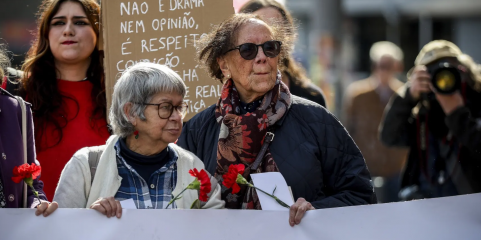 Millhares de pessoas descem baixa lisboeta no Dia Internacional da Mulher
