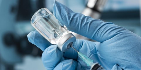 Vacina da gripe de dose elevada deve ser alargada a maiores de 65 anos, defendem farmácias