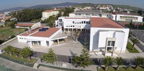 Na cantina da escola dos Salesianos há "comida para os ricos" e para "os pobres"