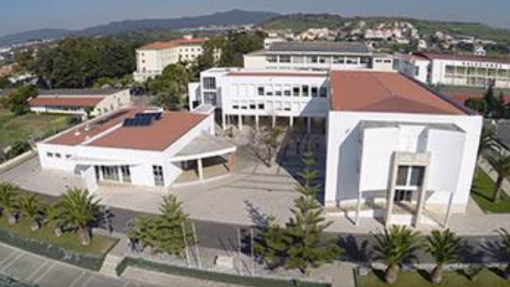 Na cantina da escola dos Salesianos há "comida para os ricos" e para "os pobres"