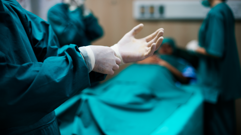 Mais de 30% dos utentes operados fora de tempo em várias regiões do país - regulador