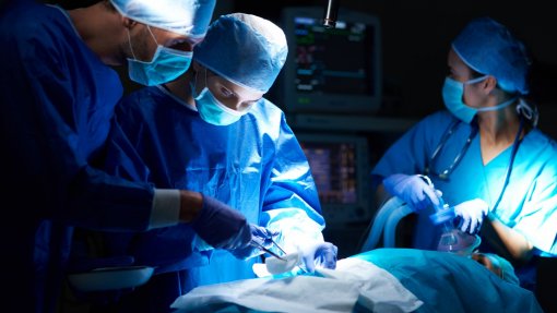 Menezes com garantia que valências de cirurgia cardiotorácica ficam no hospital de Gaia