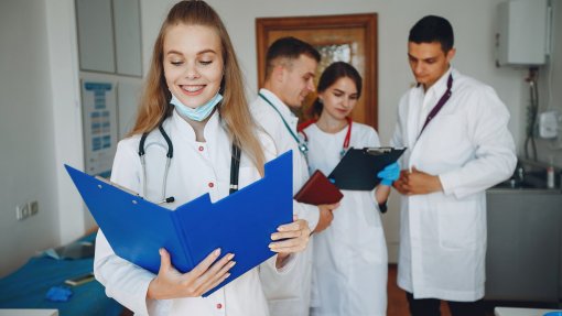 Estudantes de Medicina pedem avaliação nacional às perspetivas de carreira