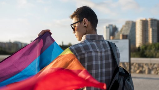 Esquerda e IL acusam PSD, Chega e CDS de ataque a direitos fundamentais com propostas sobre identidade de género