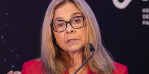 Ministra lamenta greve dos enfermeiros por haver negociações em curso