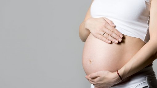 Primeira consulta de gravidez deve ser antes das 10 semanas - DGS