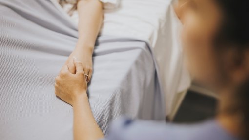 Parlamento aprova reforço dos direitos dos jovens em cuidados paliativos