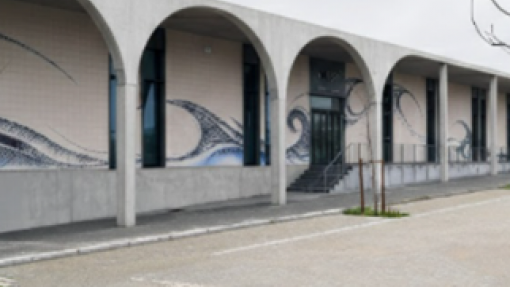 PCP questiona Governo sobre atraso na abertura do Centro de Saúde das Caxinas