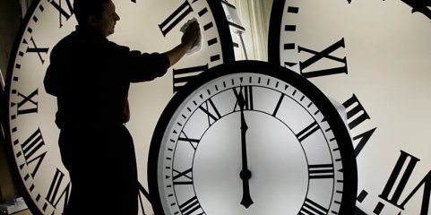 Relógios adiantam uma hora na próxima madrugada