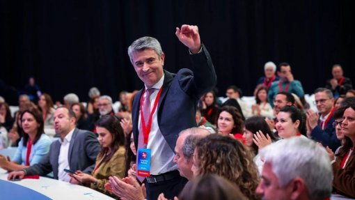 PS/Congresso: Reunião termina com discurso de Carneiro e eleição dos novos órgãos nacionais