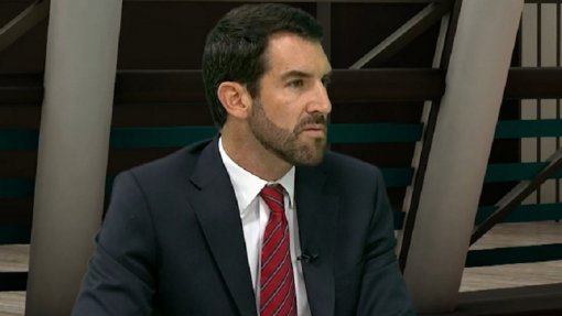 Oftalmologista alerta para impacto dos telemóveis na visão e para riscos da desinformação